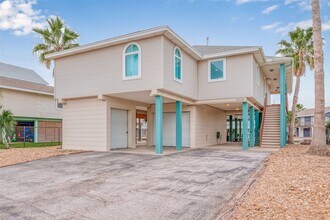 16520 Barbados Way in Jamaica Beach, TX - Building Photo - Building Photo
