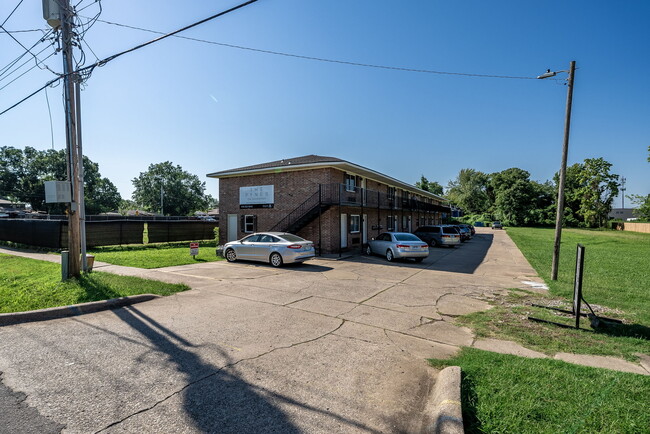 The Pines on Savannah Apartments in Fort Smith, AR - Building Photo - Building Photo