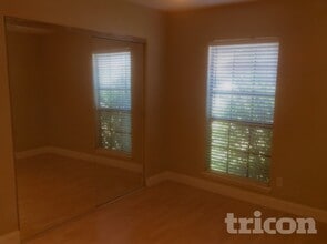 6905 Forestview Dr in Arlington, TX - Foto de edificio - Building Photo