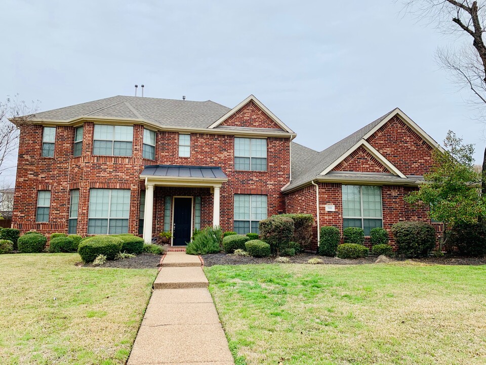 900 Venice Ave in Southlake, TX - Foto de edificio