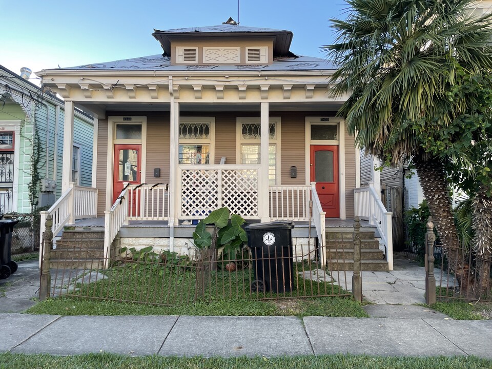 2420 Jena St in New Orleans, LA - Foto de edificio