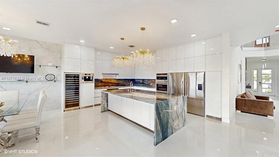 8350 Royal County Down Rd in Boca Raton, FL - Building Photo