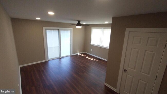 1025 Oakwood Rd in Haddonfield, NJ - Building Photo - Building Photo