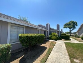 1027 W Dakota Ave in Fresno, CA - Building Photo - Building Photo