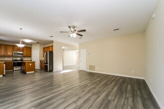 731 E Red House Branch Rd in St. Augustine, FL - Foto de edificio - Building Photo