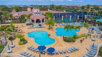 8641 Piazza Del Lago Cir in Estero, FL - Building Photo