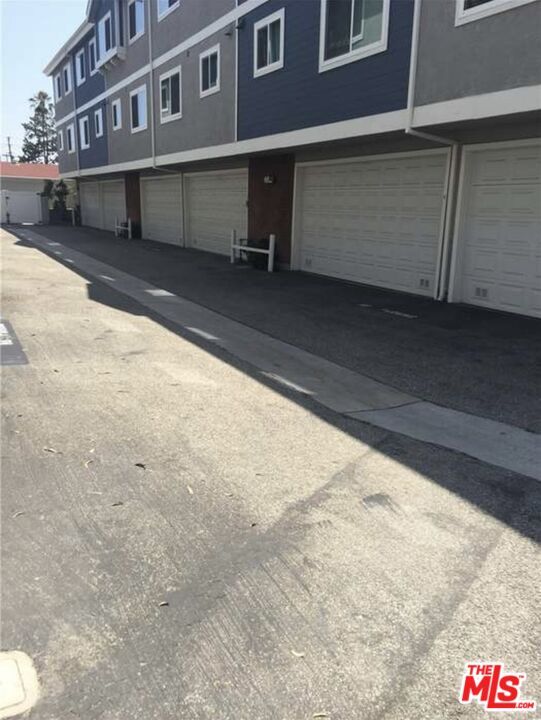 21901 Moneta Ave-Unit -11 in Carson, CA - Building Photo - Building Photo
