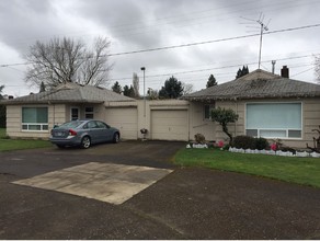 Ellis Court Apartments in Salem, OR - Building Photo - Building Photo