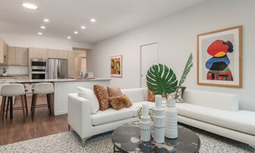 644 W Cornelia Ave in Chicago, IL - Building Photo - Building Photo