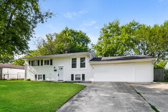 3955 Diamond Ln in Indianapolis, IN - Building Photo - Building Photo