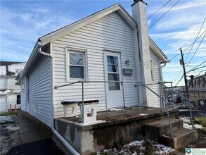 4453 Main St in Whitehall, PA - Building Photo - Building Photo