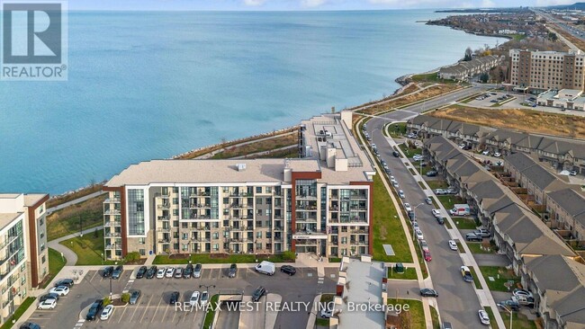 property at 101-101 Shoreview Pl