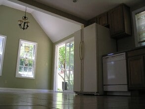 5 George St in Auburn, MA - Building Photo - Building Photo