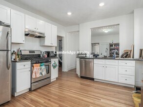 99 2nd St, Unit 1T in Medford, MA - Foto de edificio - Building Photo