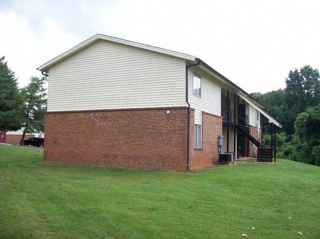 The Club Apartments in Lexington, NC - Building Photo - Building Photo