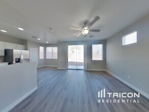 9224 Isle Pointe Ct in Las Vegas, NV - Building Photo - Building Photo