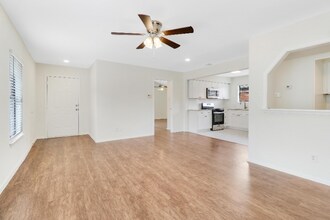 5729 Pinon Vista Dr in Austin, TX - Building Photo - Building Photo