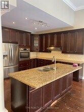 12 Chaiwood Ct in Vaughan, ON - Building Photo - Building Photo