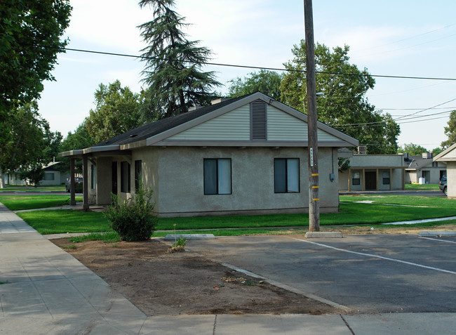 Sequoia Courts Terrace in Fresno, CA - Building Photo - Building Photo