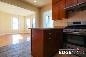 1516 Commonwealth Ave in Boston, MA - Foto de edificio - Building Photo