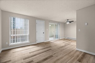 Orchard Crest Apartments in University Place, WA - Building Photo