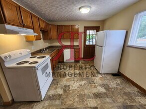 156 Collingwood Ave in Whitehall, OH - Foto de edificio - Building Photo