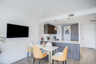 1701 Hermann Dr in Houston, TX - Building Photo - Building Photo