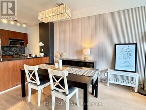 22 Wellesley St E in Toronto, ON - Building Photo - Building Photo