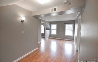 8 Melrose Rd in Buffalo, NY - Building Photo - Building Photo