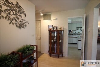 25 Bedfordshire Dr in Monroe Township, NJ - Building Photo - Building Photo