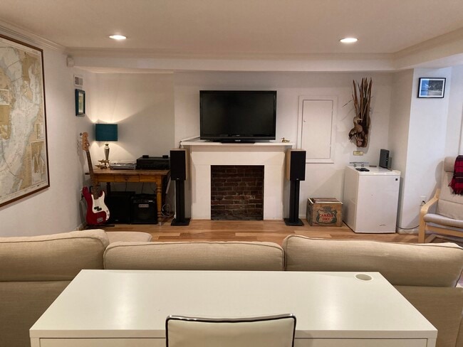property at 1625 R St NW
