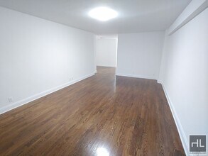 EAST 56 STREET in New York, NY - Foto de edificio - Building Photo