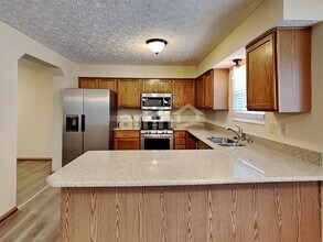 254 Oxford Dr SW in Pataskala, OH - Building Photo - Building Photo