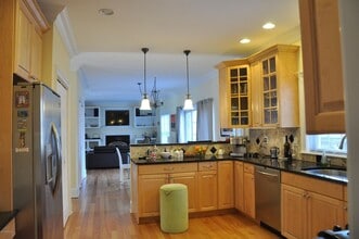 24 Buena Vista Dr in Greenwich, CT - Building Photo - Building Photo