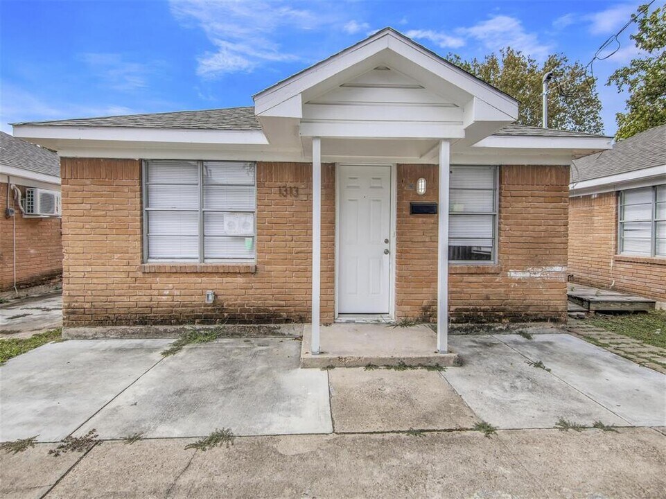 1313 Malvern St Photo