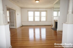 1661 Commonwealth Ave, Unit 3 in Boston, MA - Building Photo