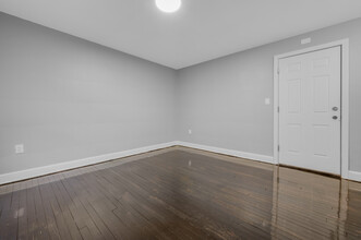 The Bentley in East Hartford, CT - Building Photo - Building Photo