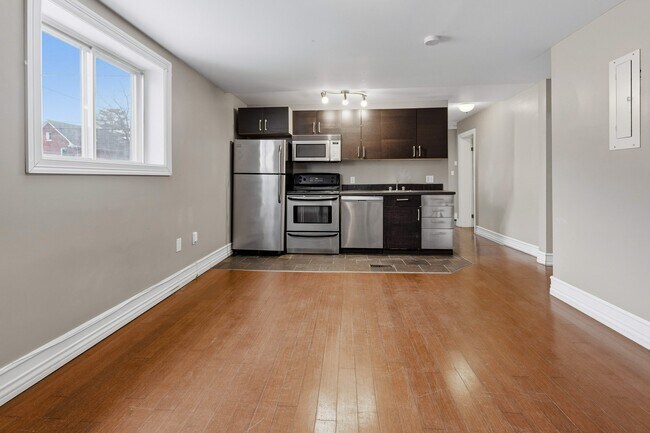 394 Alfred in Kingston, ON - Building Photo - Building Photo