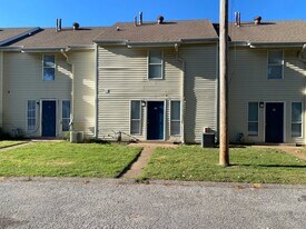 25 Rossfield Cv, Unit L in Jackson, TN - Building Photo