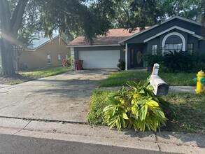 2701 Wilder Park Dr in Plant City, FL - Building Photo - Building Photo