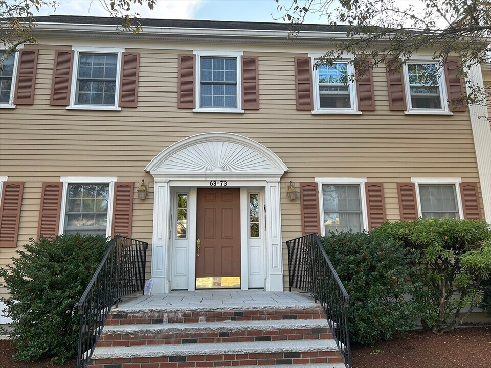 71 Weatherly Dr in Salem, MA - Building Photo