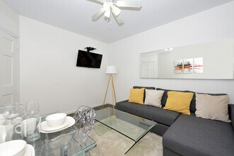 350 W 38th St in New York, NY - Building Photo - Building Photo