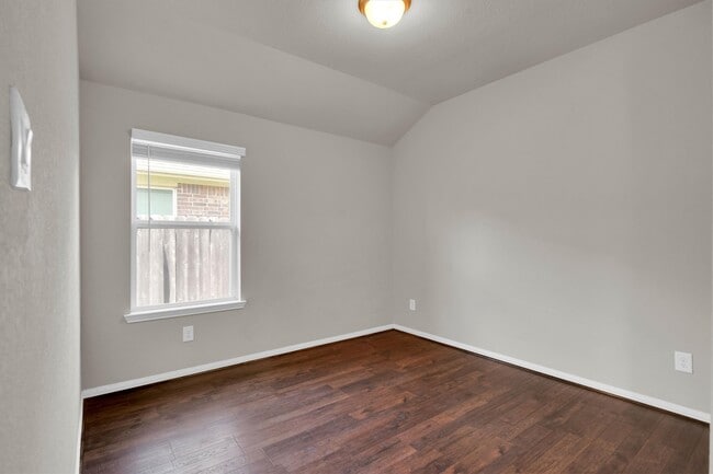 property at 2421 Bear Crk Dr