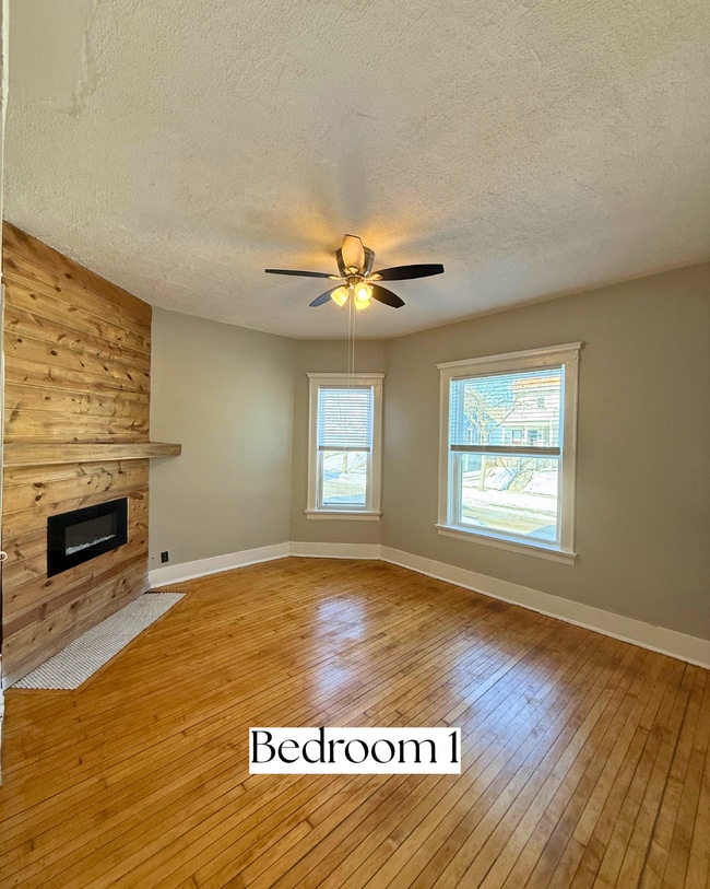 property at 133 E Lloyd St