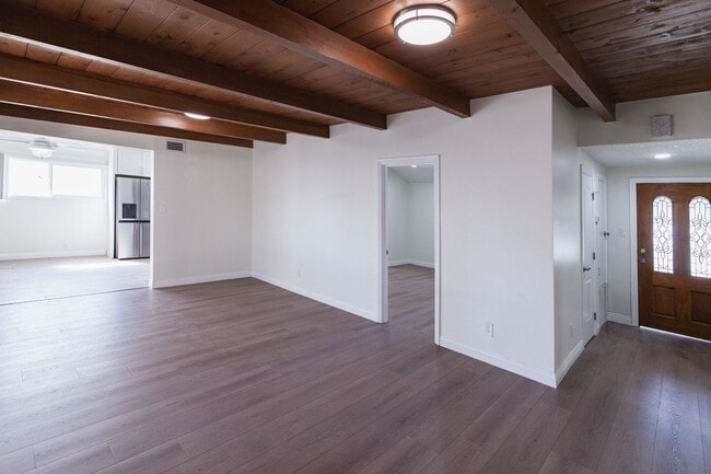 8646 Corbin Ave in Los Angeles, CA - Building Photo - Building Photo