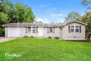 1052 Adrian Cir SW in Conyers, GA - Building Photo