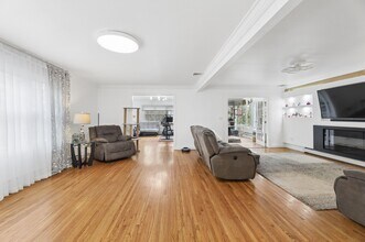 52 Hillside Ave in Tenafly, NJ - Building Photo - Building Photo