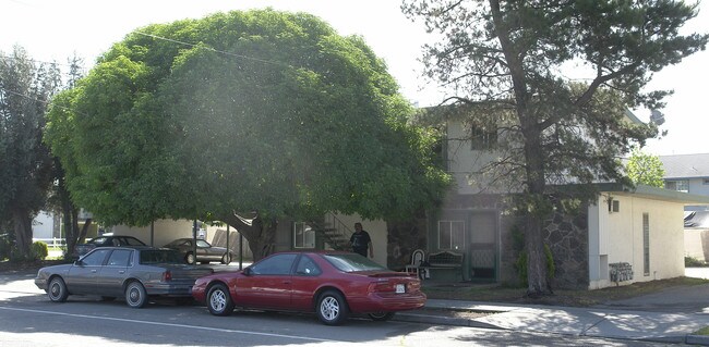 2281-2289 Chestnut St in Livermore, CA - Building Photo - Building Photo