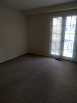 327 Homeland Southway, Unit 2A in Baltimore, MD - Building Photo - Building Photo