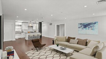 409 Greenwich Ave, Unit A in Greenwich, CT - Building Photo